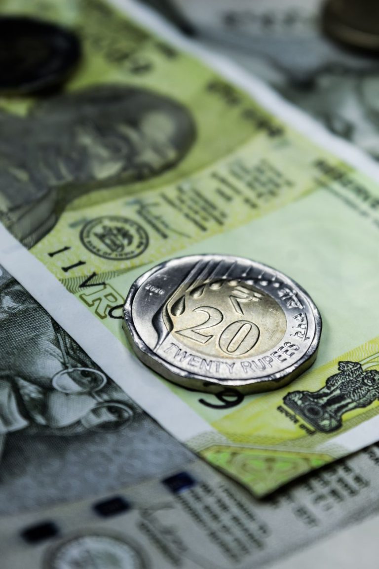 how to open and manage a bank account in India for beginners
