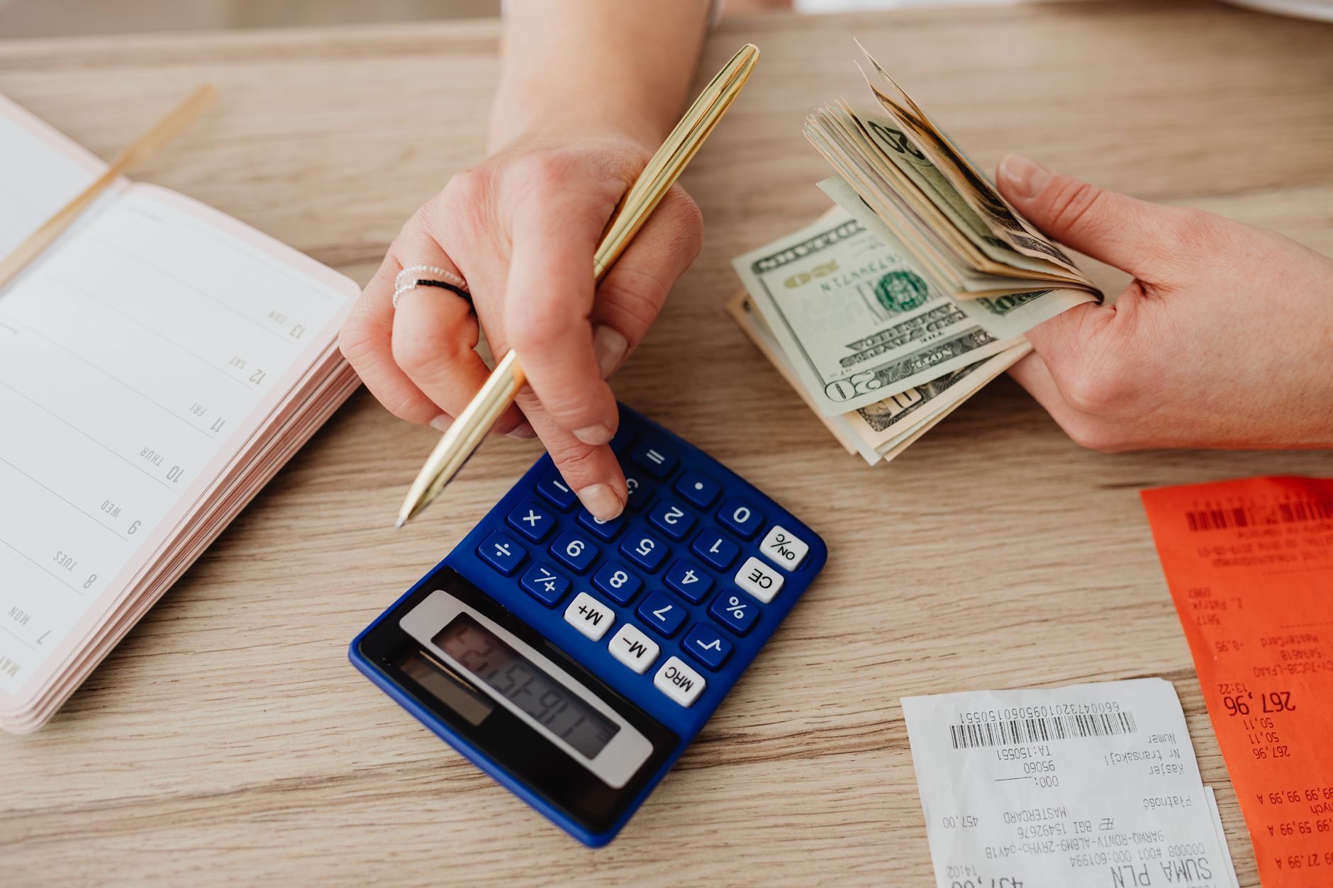 The Anatomy of Monthly Cash Flow financial analysts