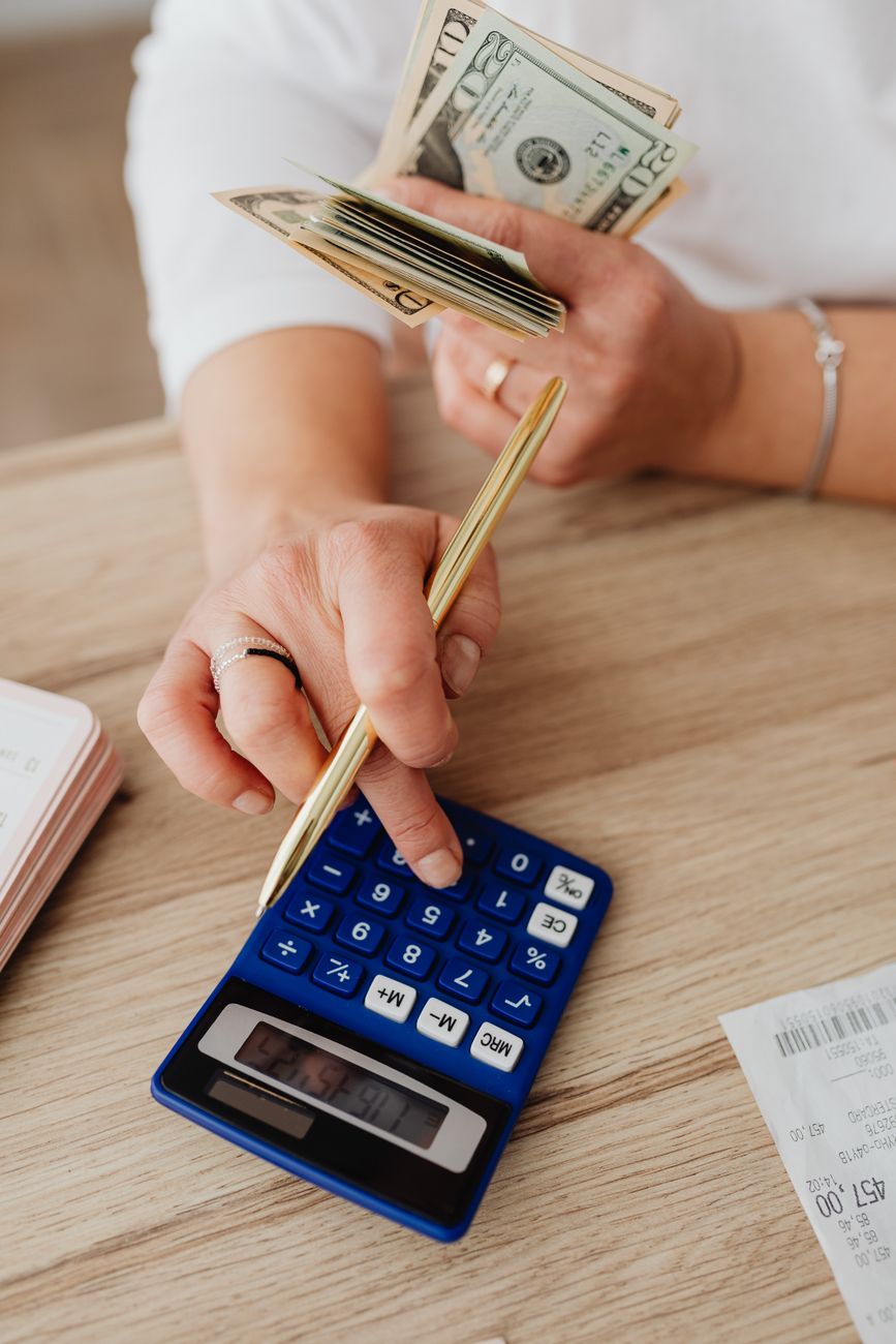 Tracking Daily Expenditures and Identifying Spending Leaks comprehensive budgeting