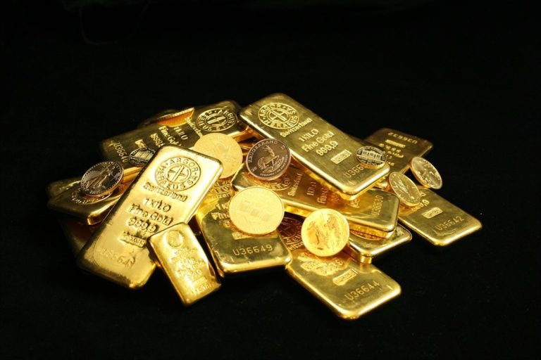 Gold jewelry coins and personal loan comparison for emergency financial requirements